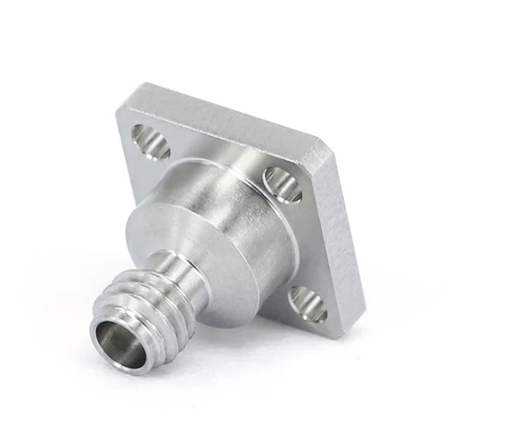 110 GHz RF savienotājs